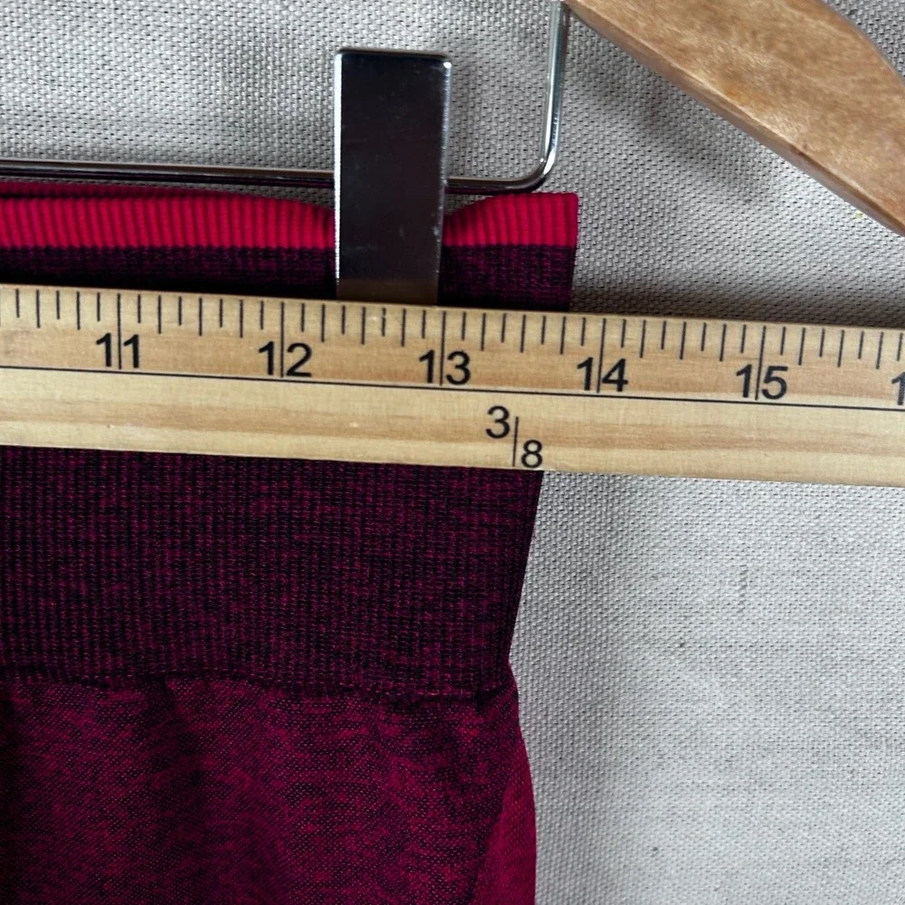 PINK Victoria's‎ Secret Seamless Leggings Maroon Red Heart Detail Womens Large
